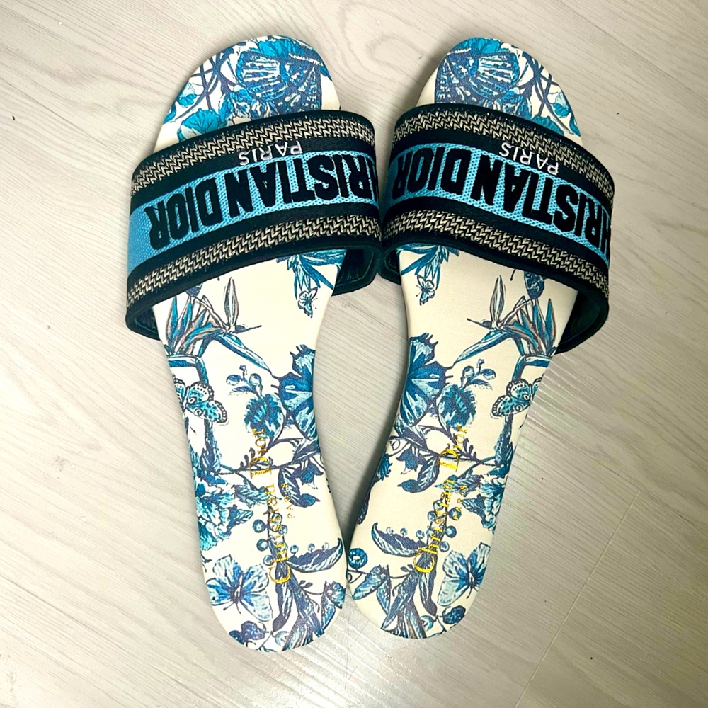 CD sandals size 41 European 10 USA